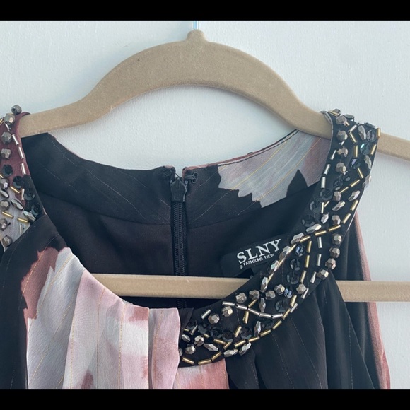 Women’s floral dinner dress - Picture 3 of 7